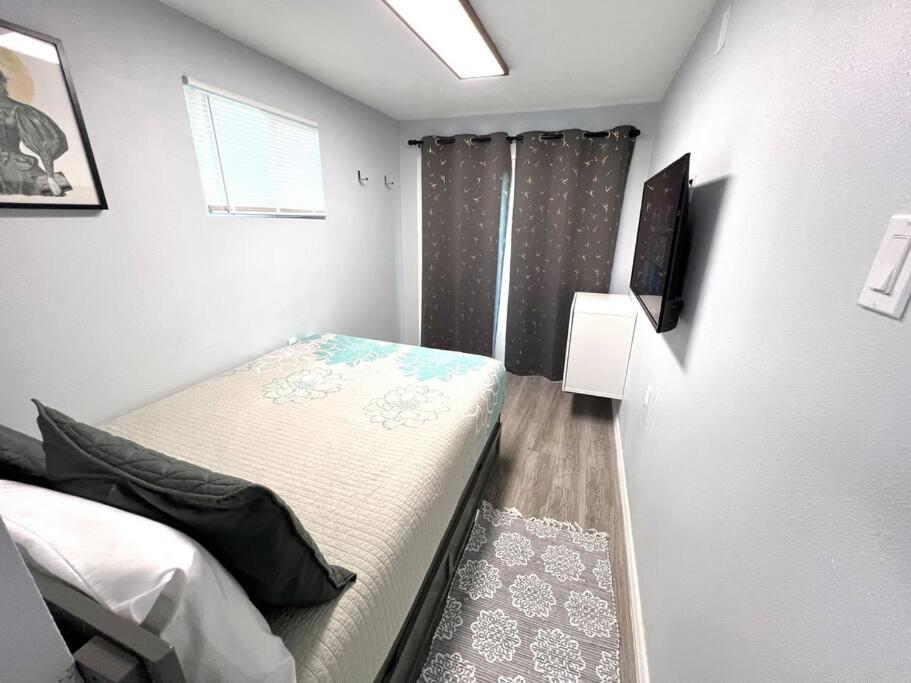 1bed 1bath Container Centrally Located Chalet